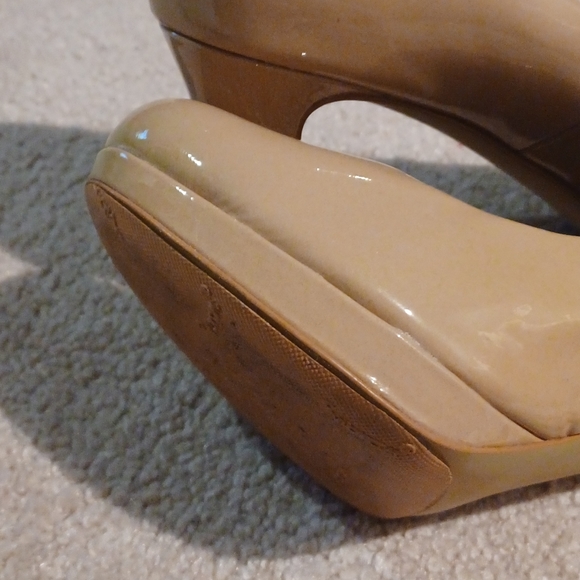 Franco Sarto nude patent pumps (7.5) - Picture 5 of 5
